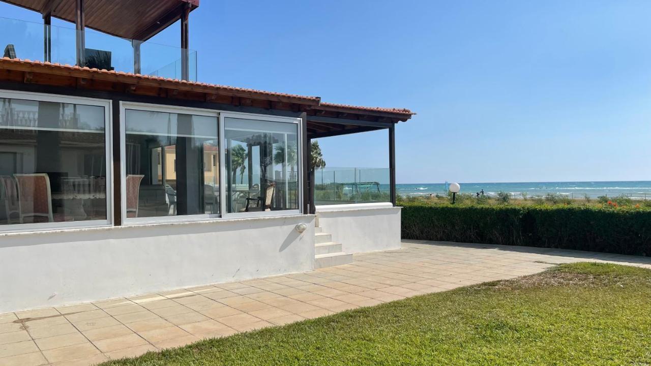 Beachfront Villa - Dasakiラルナカ エクステリア 写真