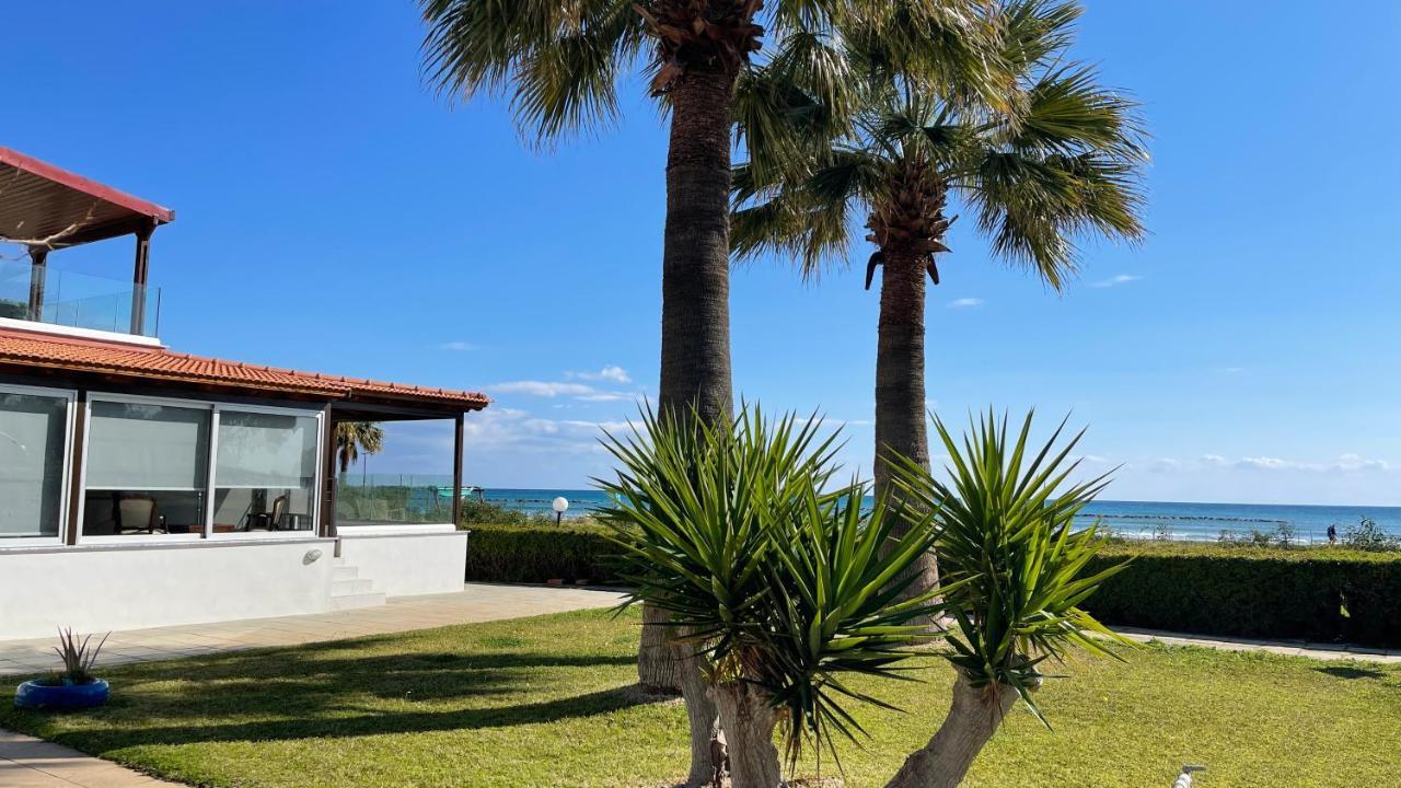 Beachfront Villa - Dasakiラルナカ エクステリア 写真